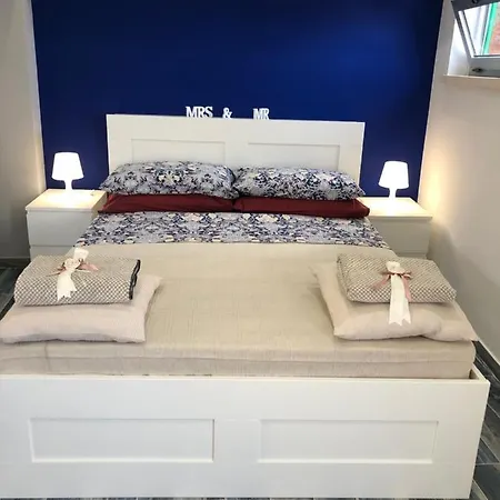 בית הארחה Solidea House *