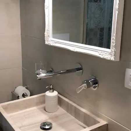 בית הארחה Solidea House פאלמי